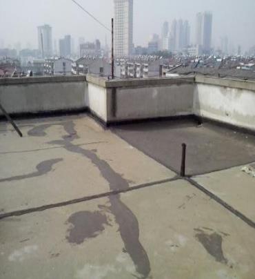 苏州市漏水维修 楼顶漏水是什么原因，楼顶漏水维修方法是什么?